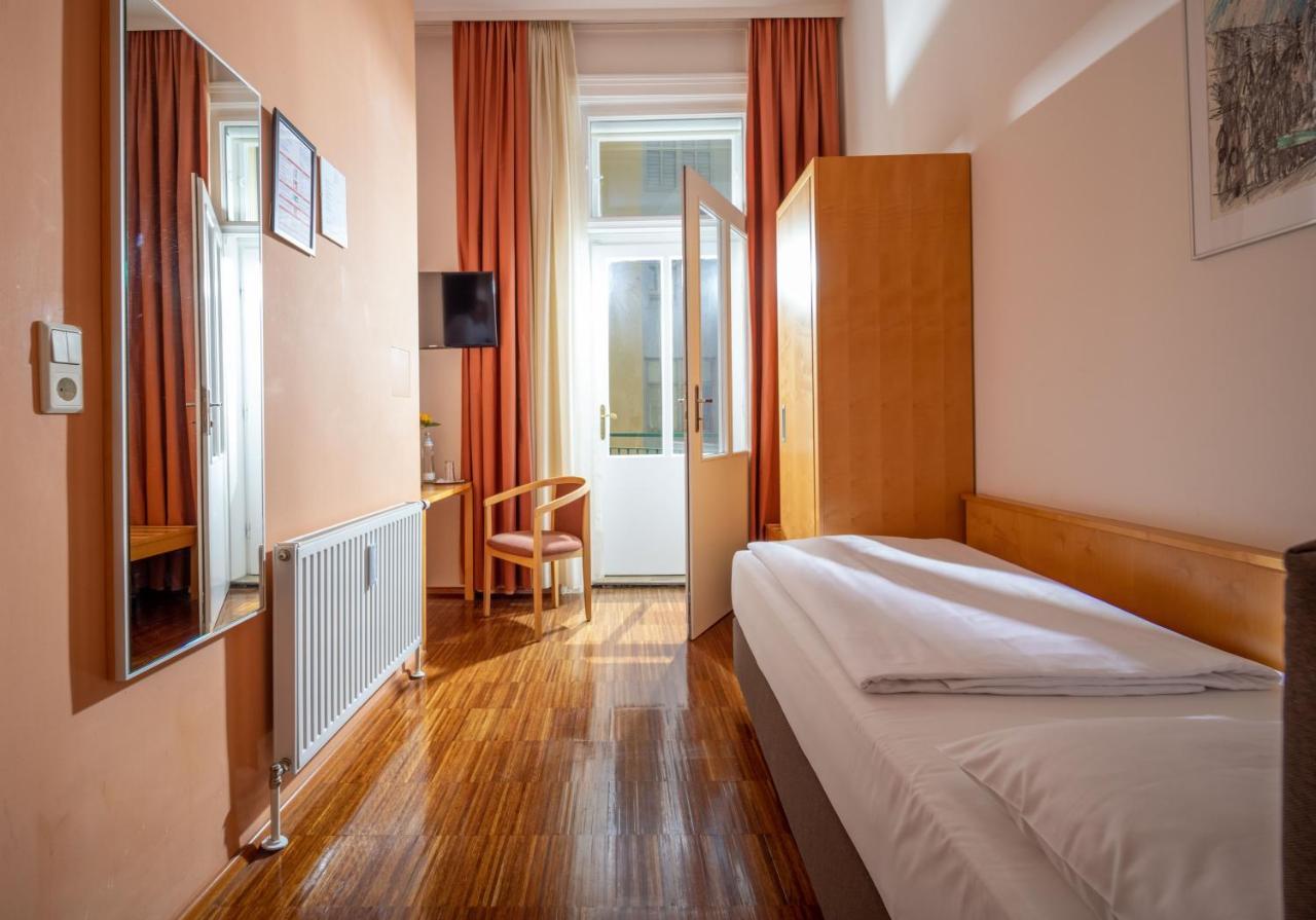 Post Hotel