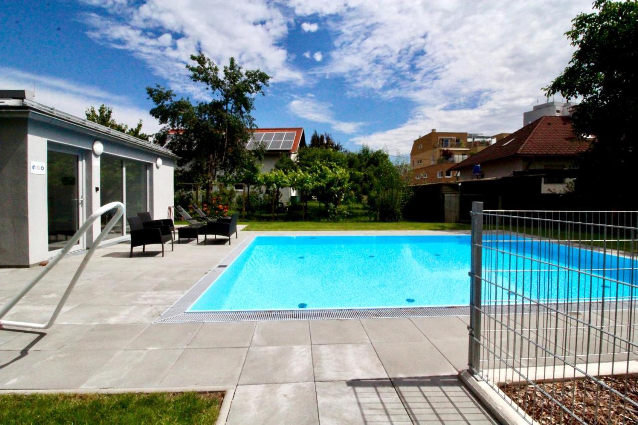 Maureen Lovely 2 Bedroom Unit With Community Pool *