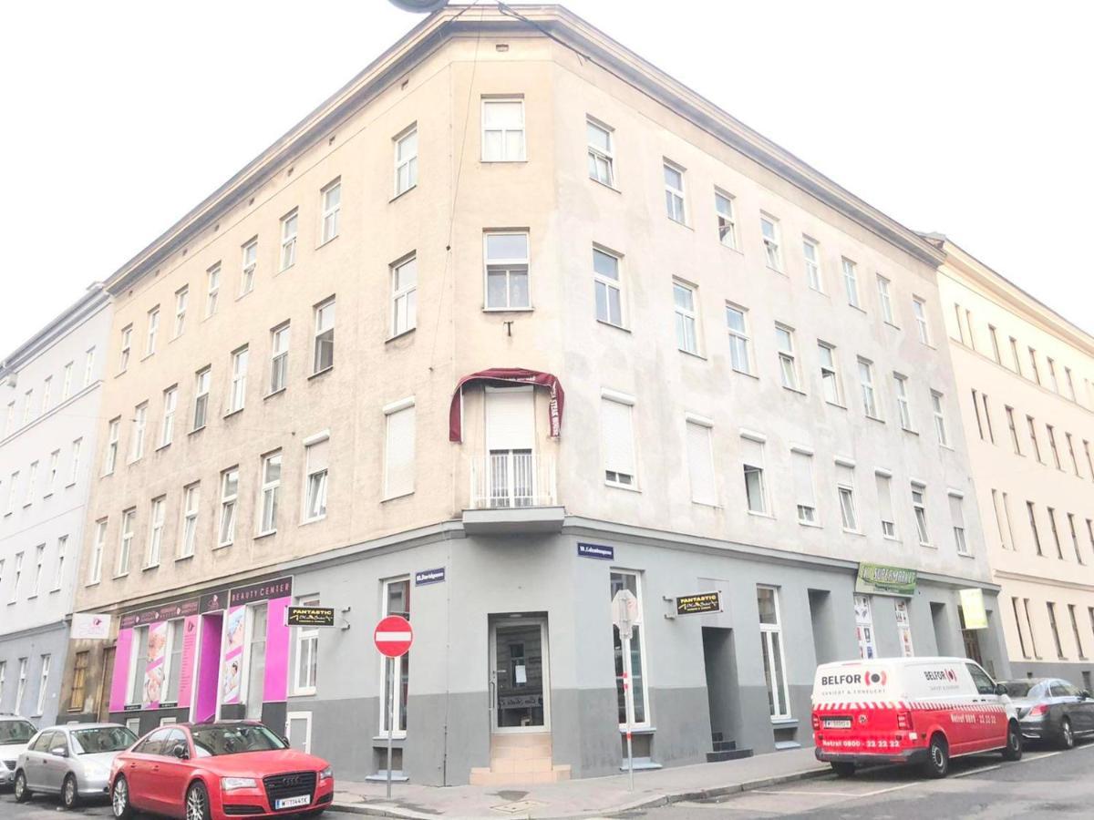 New, Bright Near The Metro! Vienna