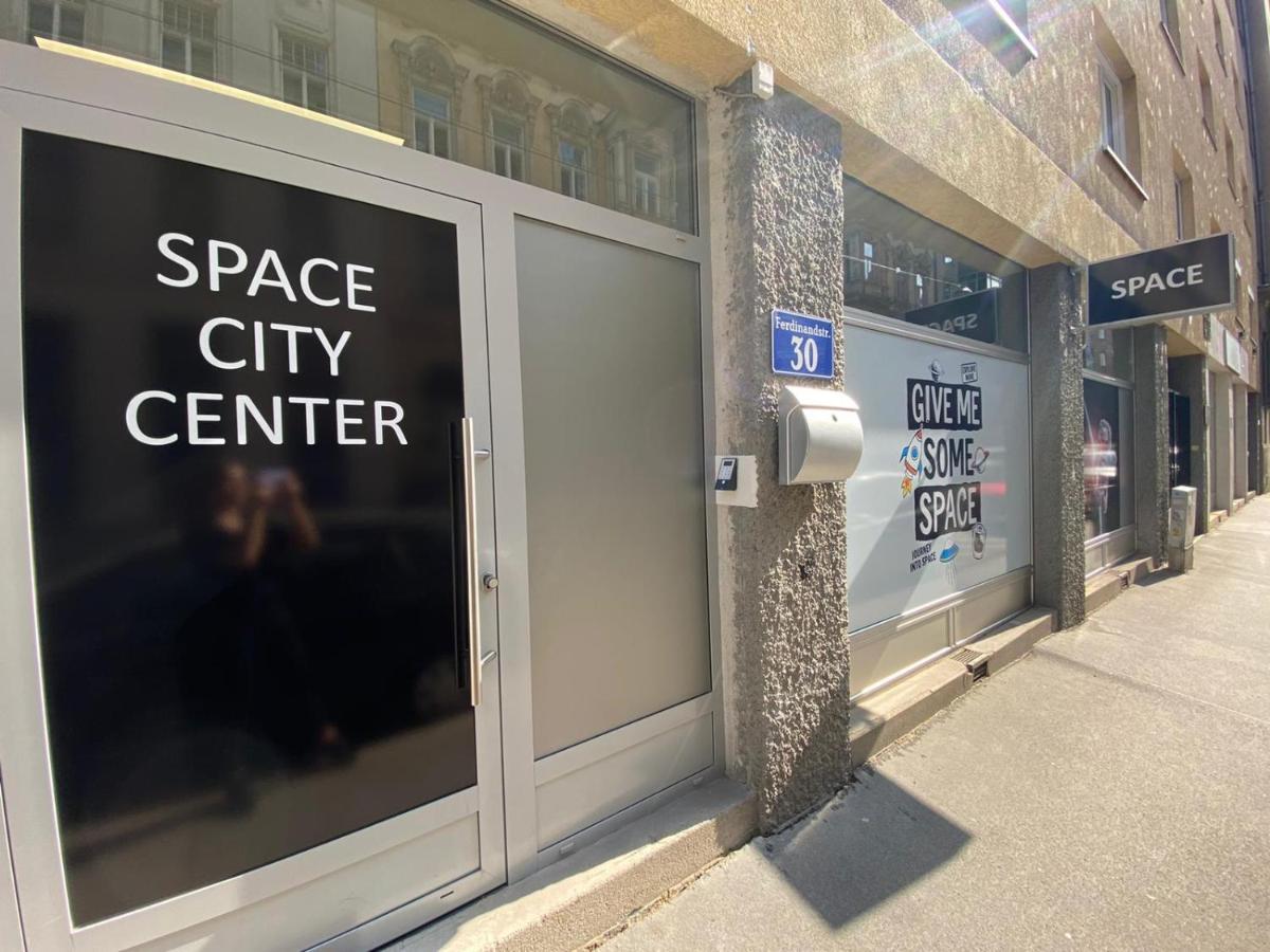 Space - Center *