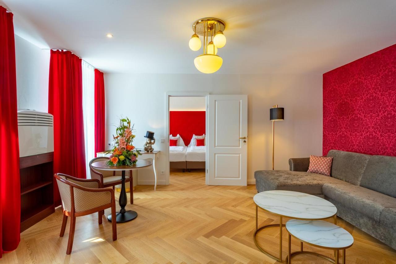 Theaterhotel & Hotel 4*