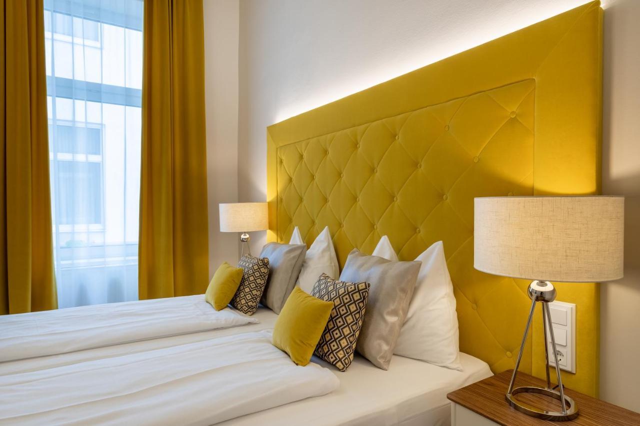 Hotel Theaterhotel & 4*