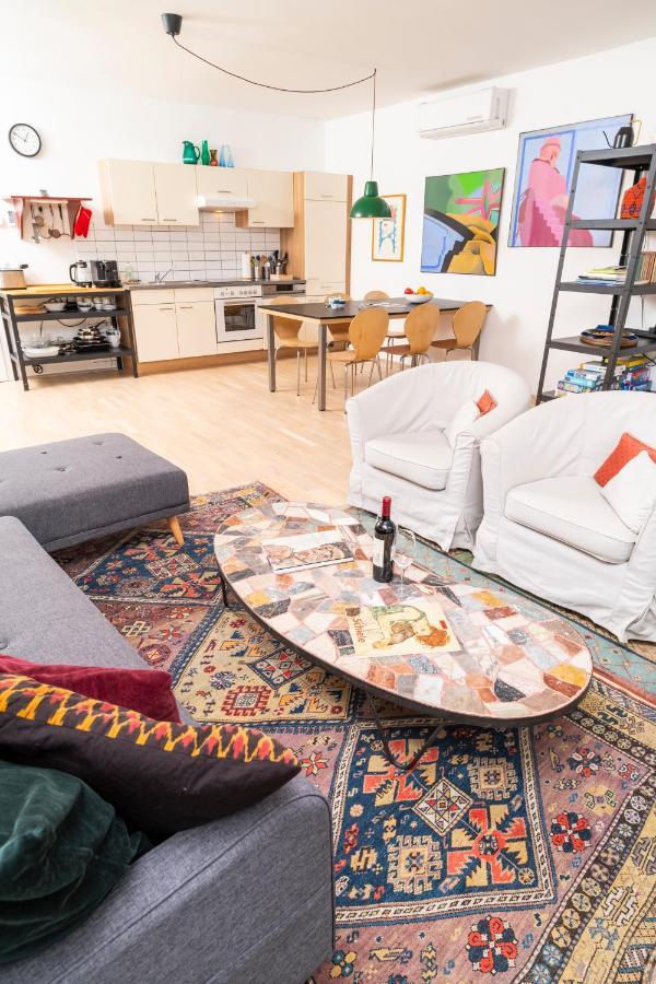 Art Karlsplatz By Ichbucheat Apartment Vienna