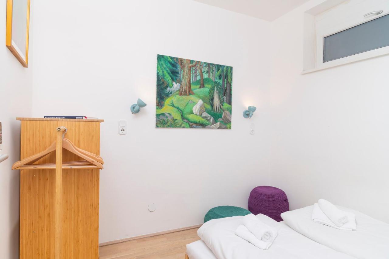 Art Karlsplatz By Ichbucheat Apartment Vienna