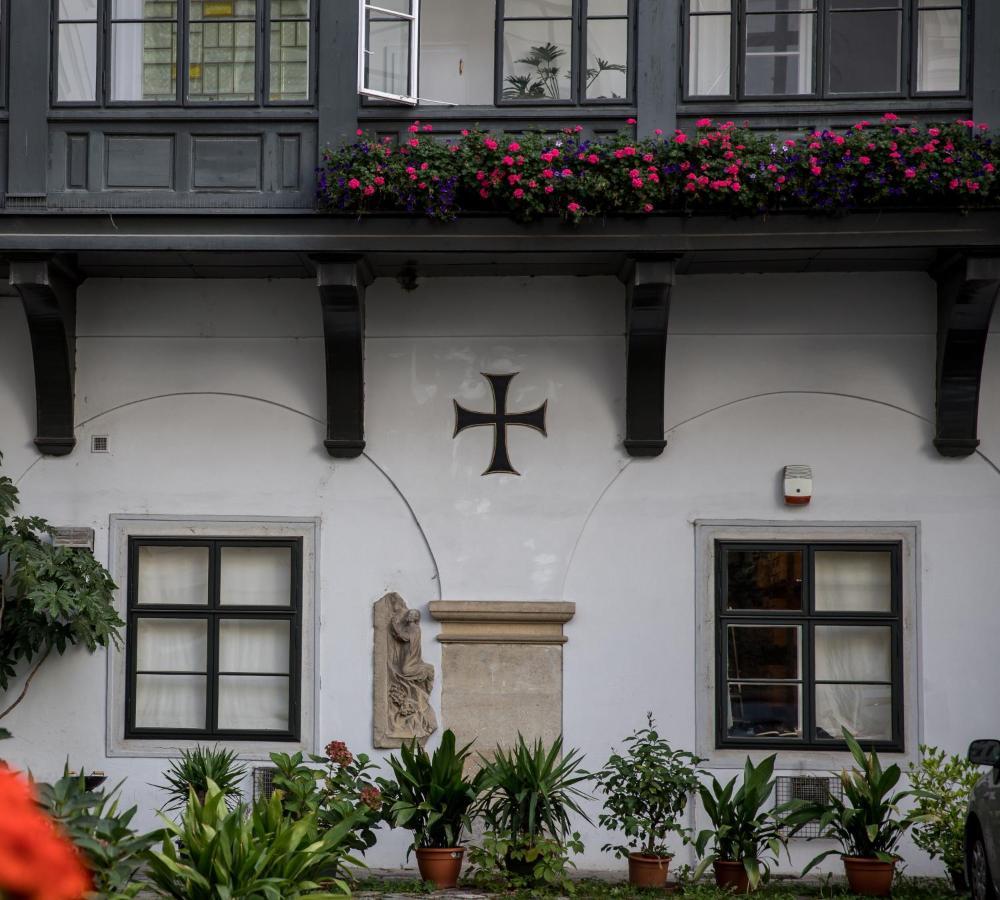 Gaestehaus Deutscher Orden Hotel *