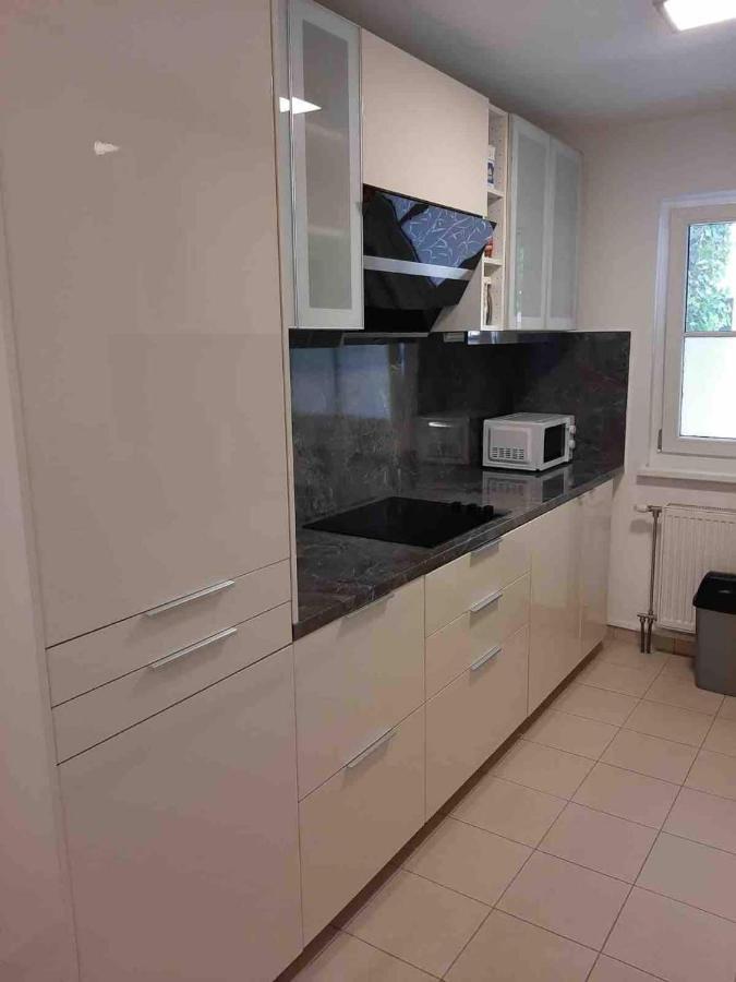 Modern Flat Incl Parking, Near Metro U1