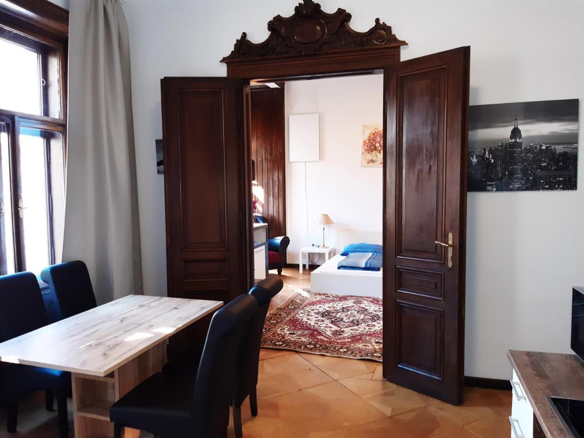Laudon Apartment