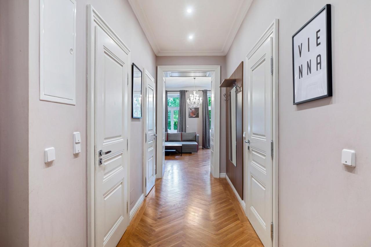 Apartment Imperial Schonbrunn *