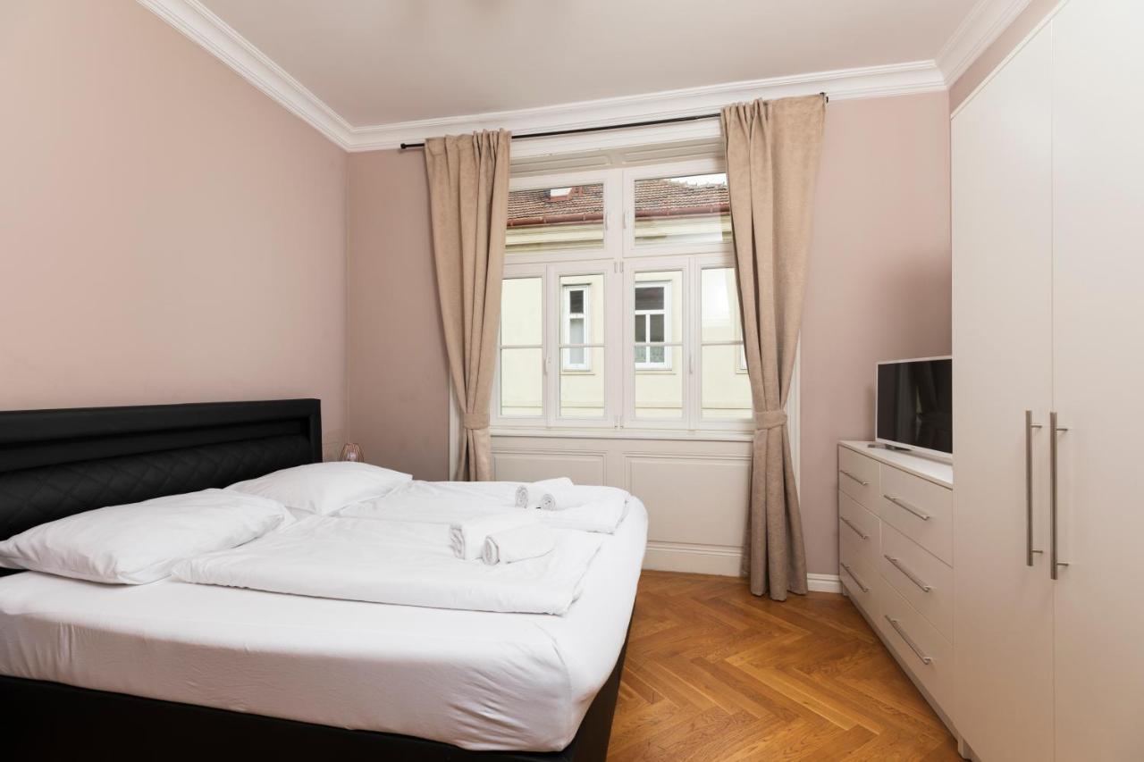 Imperial Schonbrunn Apartment Vienna
