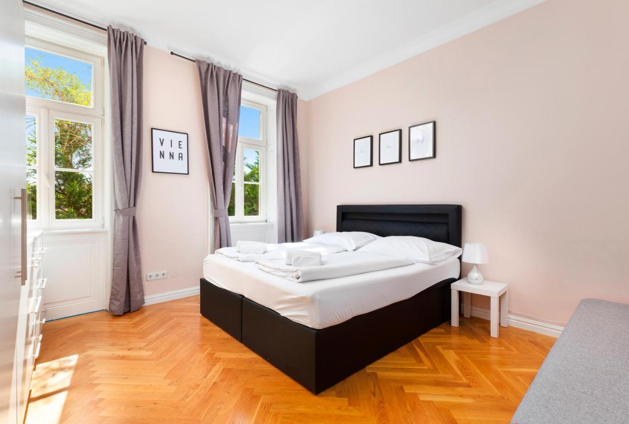 Imperial Schonbrunn Apartment Vienna