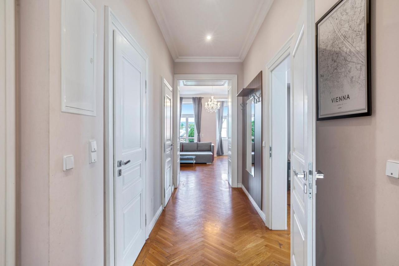 Imperial Schonbrunn Apartment Vienna