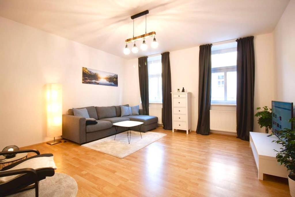 Cozy 2 - Enjoy Viennas Spring Vibes Apartment Vienna