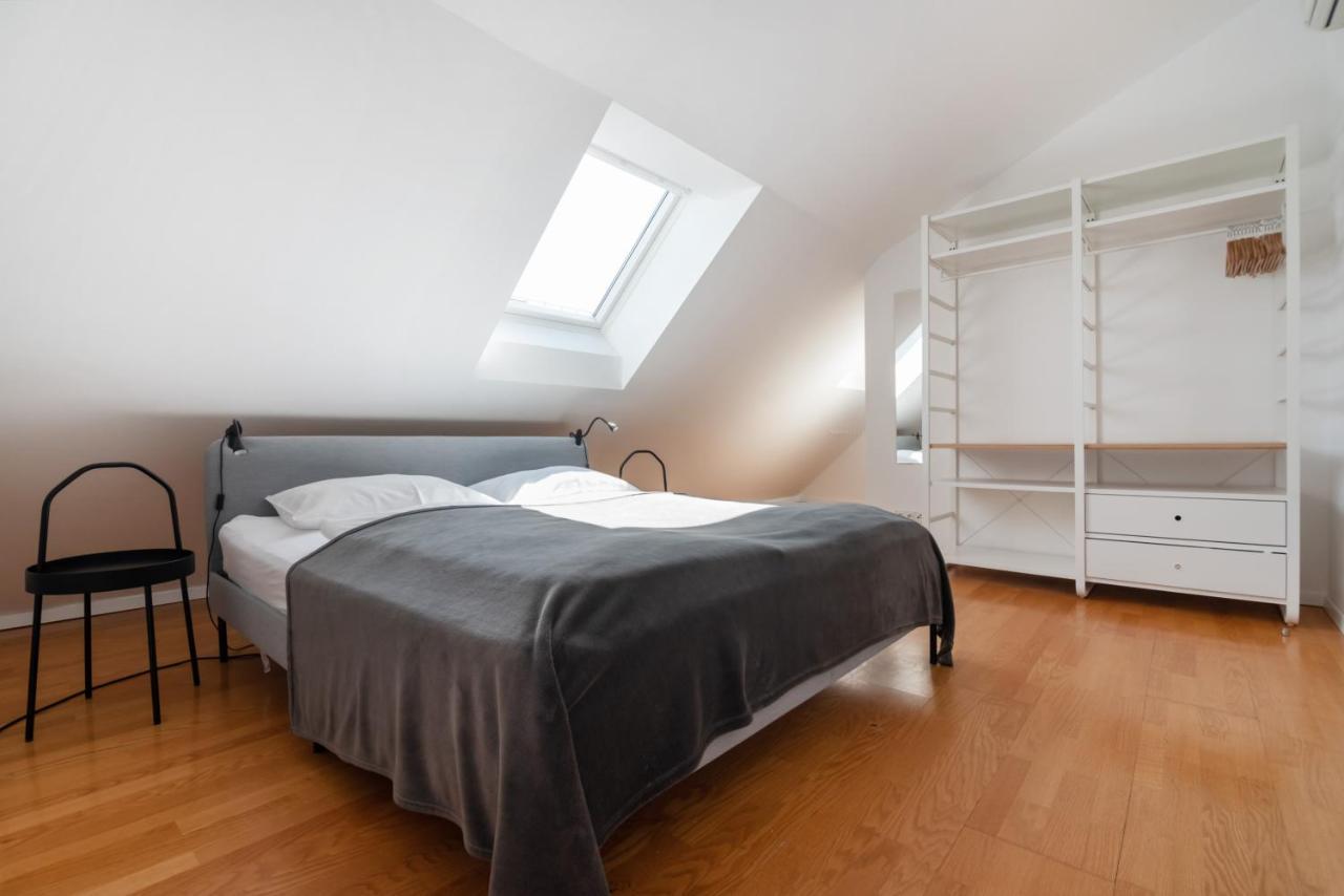Roof With Terrace, Parking And Ac Apartment Vienna