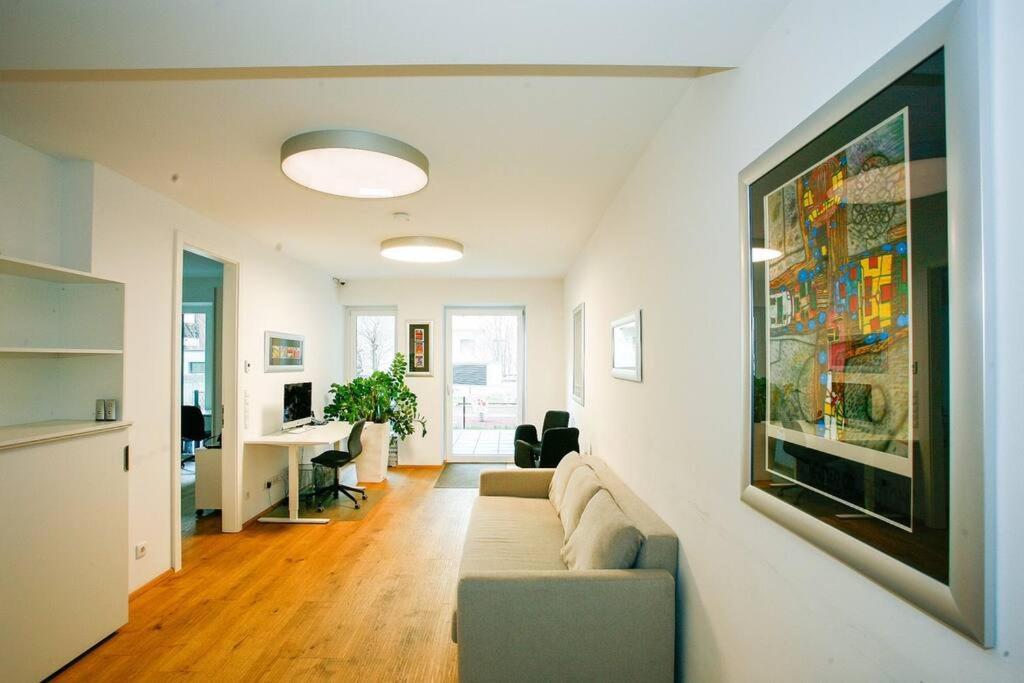 On Karlsplatz Apartment *