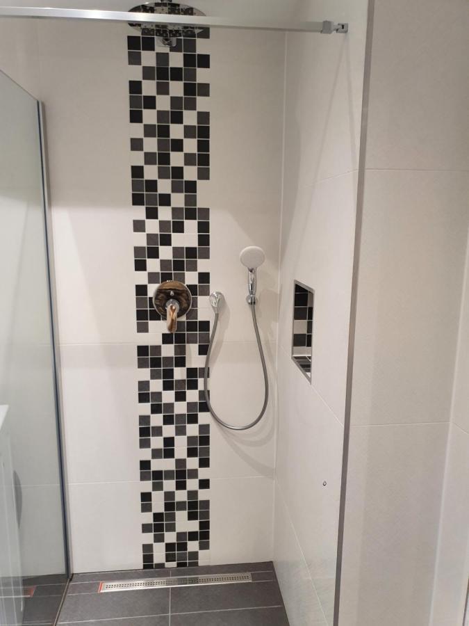 Smarte Dachgeschosswohnung Mit 2 Terrassen Direkt Am Hauptbahnhof Apartment Vienna