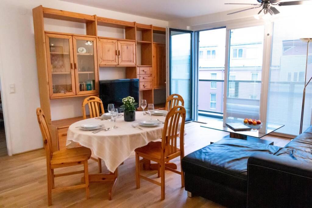 New, Quiet Flat Next To U1, Vic, Shopping Mall,... Apartment