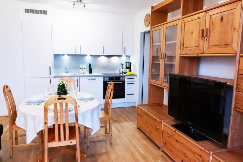 New, Quiet Flat Next To U1, Vic, Shopping Mall,... * Wien