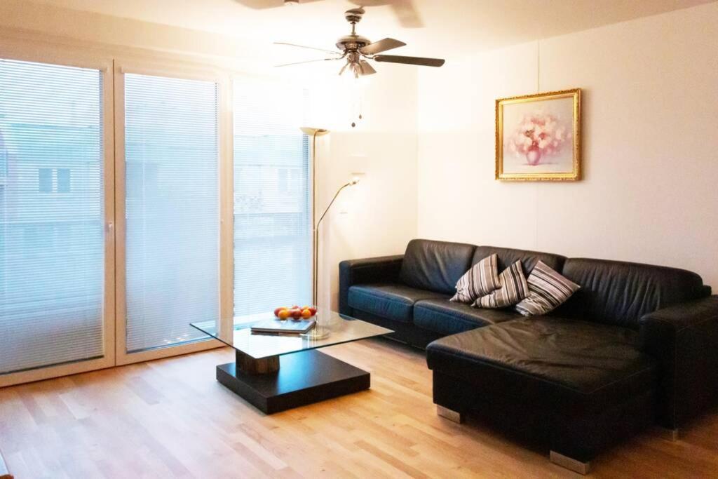 Apartment New, Quiet Flat Next To U1, Vic, Shopping Mall,...