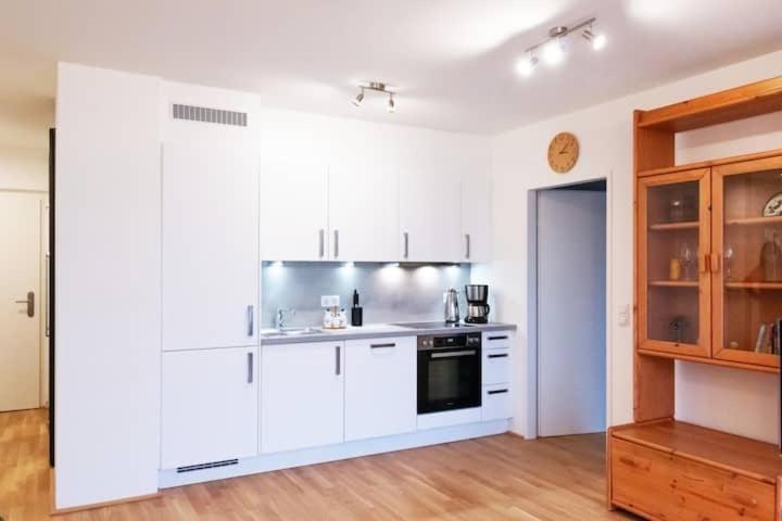 New, Quiet Flat Next To U1, Vic, Shopping Mall,... * Wien