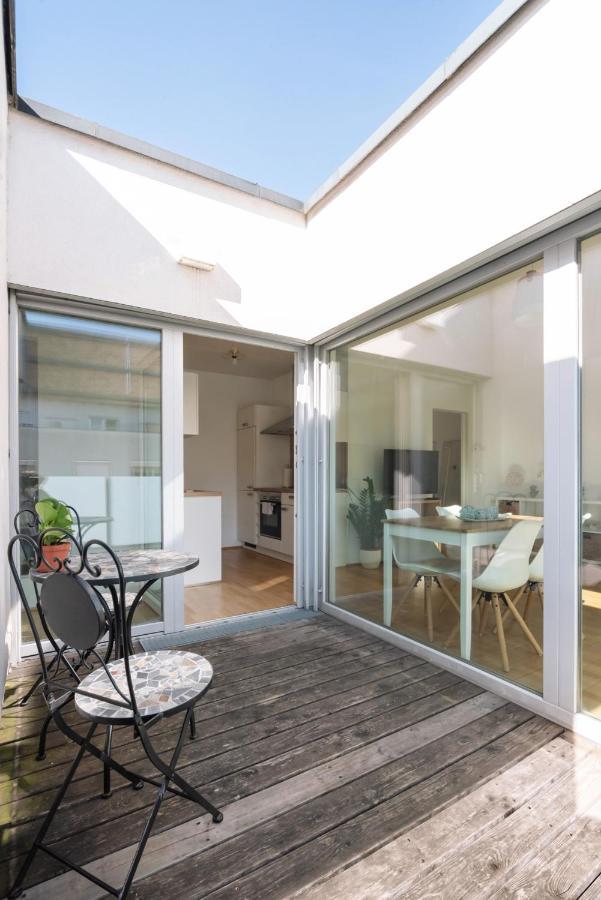 Helles, Neues Dg Mit Blick Zum Donauturm Apartment *