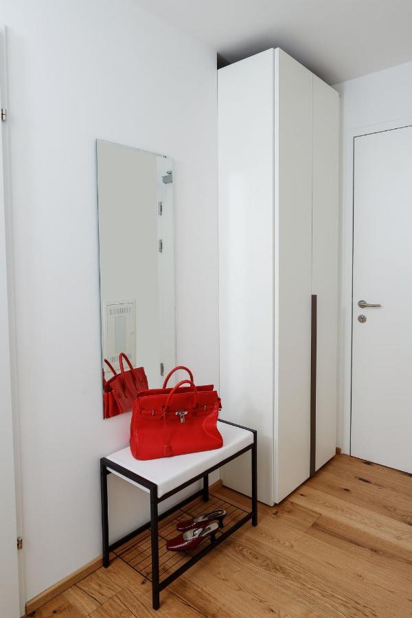 Triiiple Level 21 Mit Balkon Und Tiefgarage Apartment *