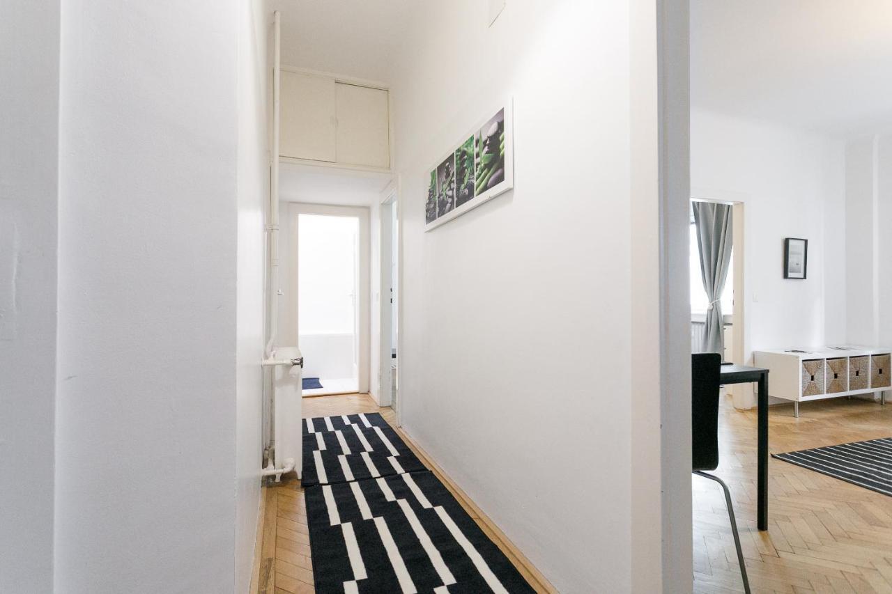 Operastreet Black & White Apartment *