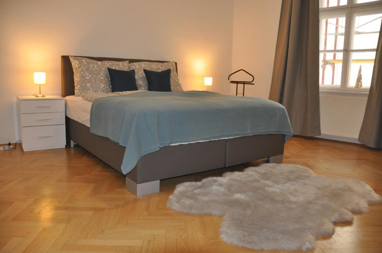 Wunderschöne Altbauwohnung In Zentraler Lage