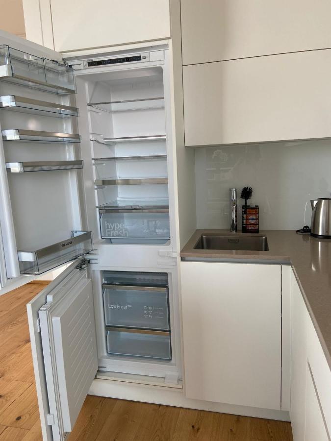 Triiiple Level 22 Mit Balkon Und Tiefgarage Appartamento Vienna