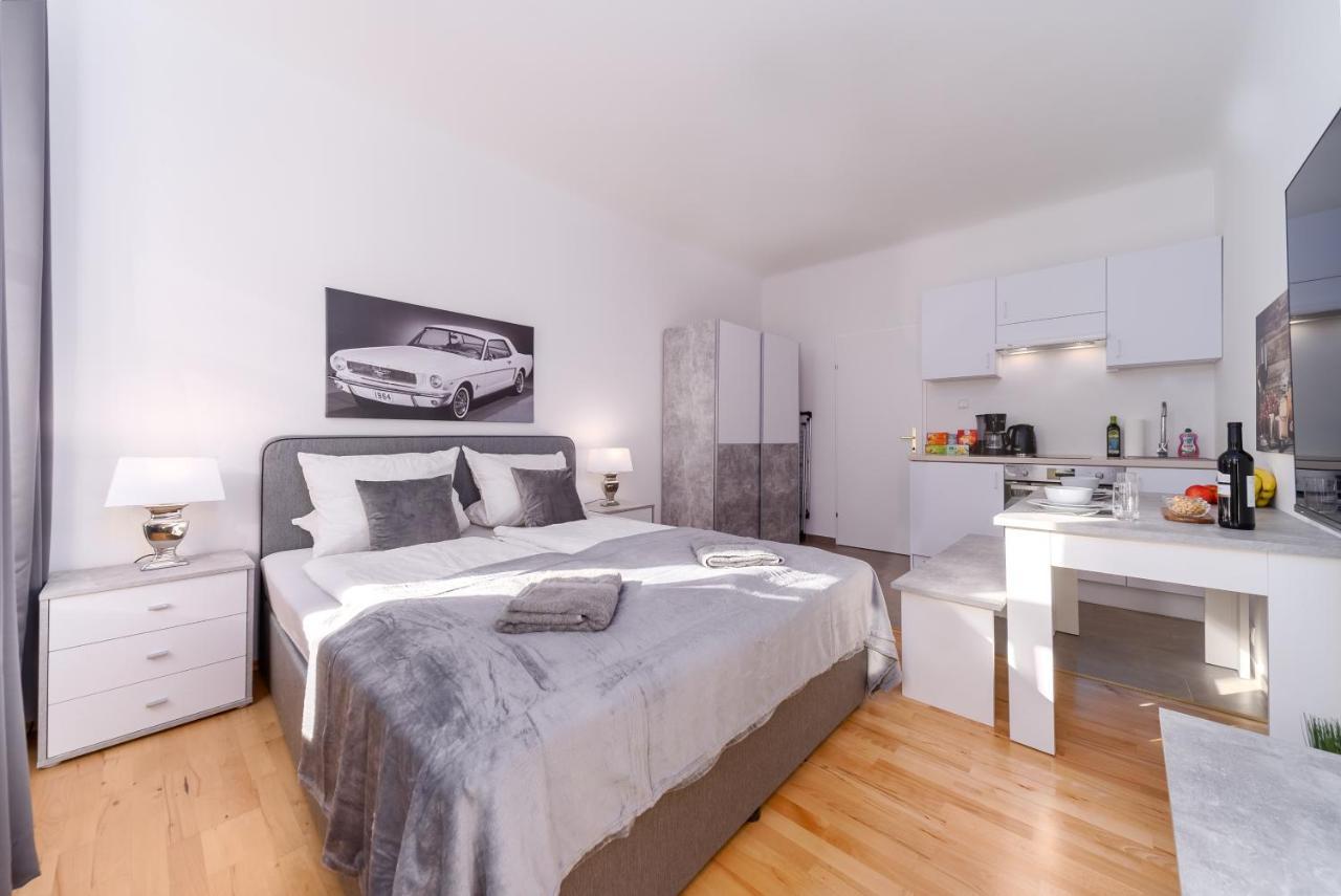 With Netflix, Two Min To Hauptbahnhof, 12 Apartment *