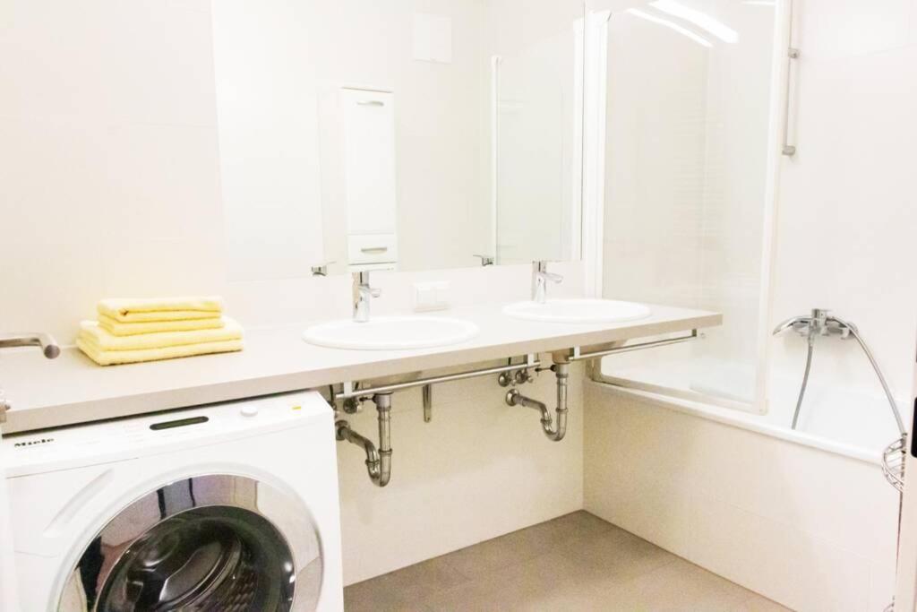 New, Quiet Flat Next To U1, Vic, Shopping Mall,... Apartment Wien