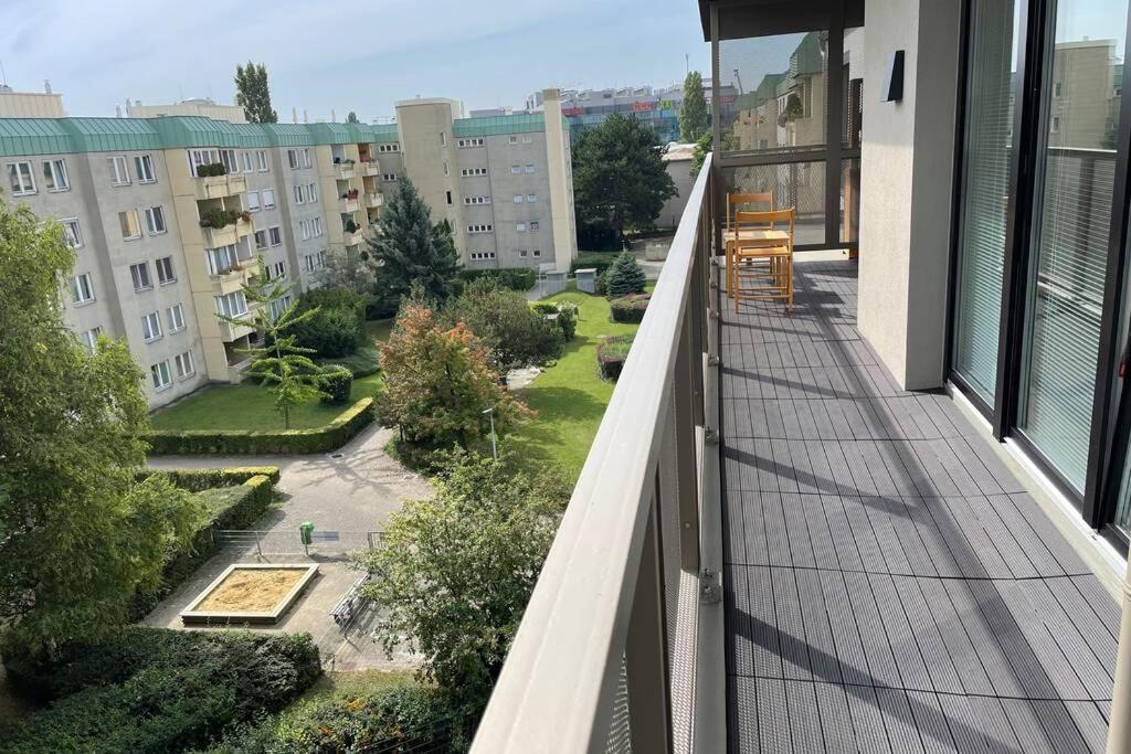 New, Quiet Flat Next To U1, Vic, Shopping Mall,... Wien