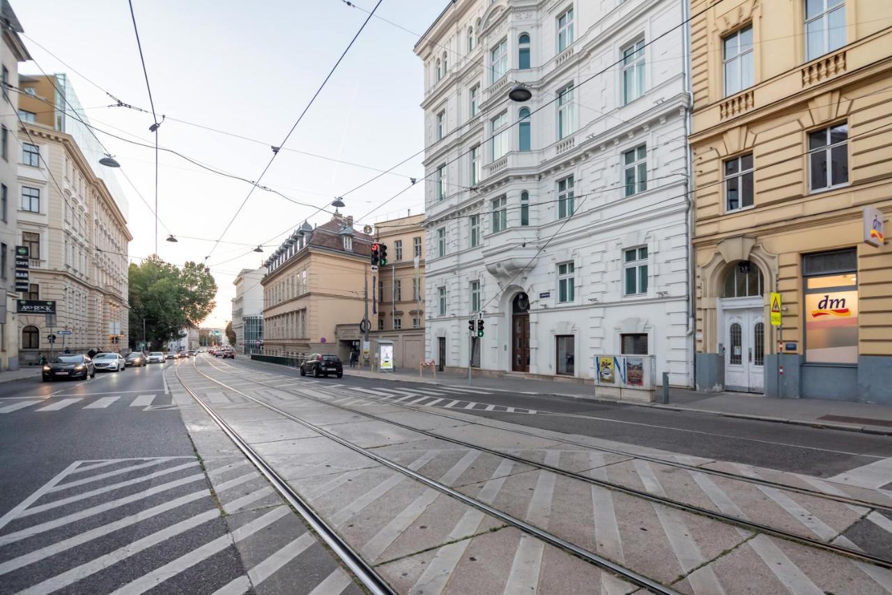Cozy And At The Belvedere Apartment Vienna