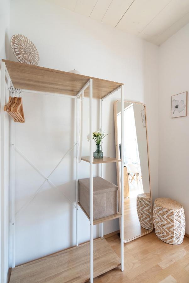 Helles, Neues Dg Mit Blick Zum Donauturm Apartment *