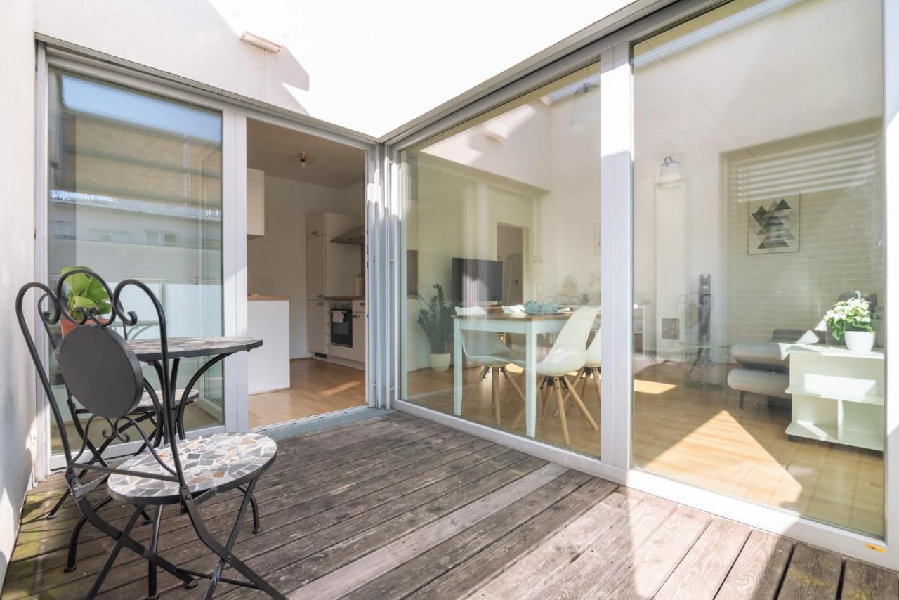Helles, Neues Dg Mit Blick Zum Donauturm Apartment *