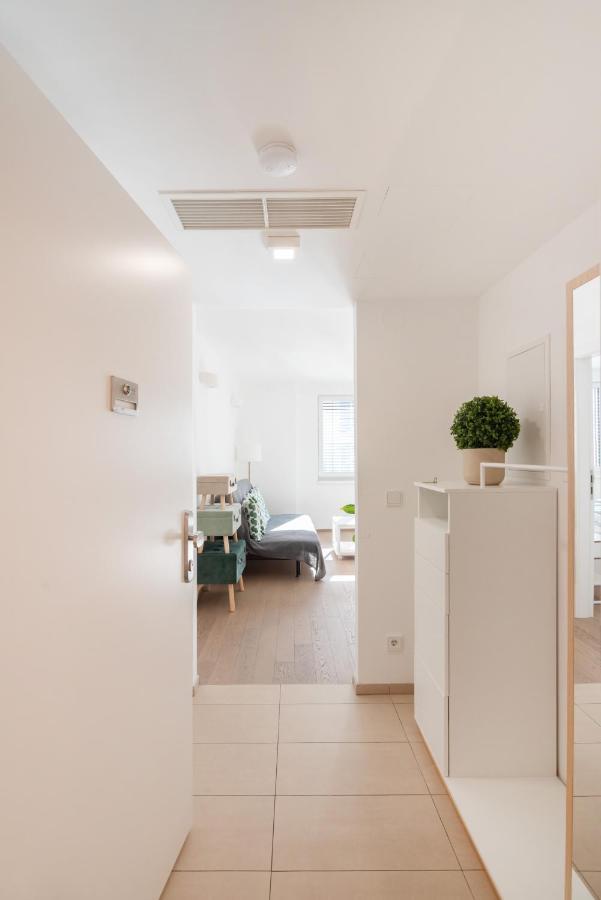 Immersed Into Vienna's Life And Yet A Retreat, Minimum 30 Nights Apartment