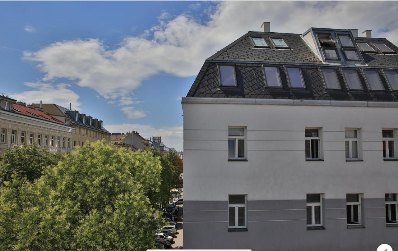 Sunny Penthouse L Dg1'14 * Vienna