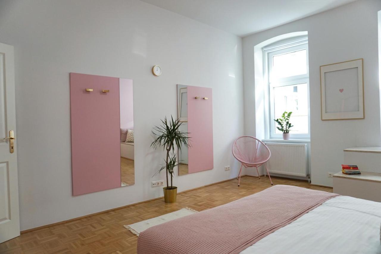 Vibrant Design - Full Kitchen - Wi-fi - 18 Mins To Centre