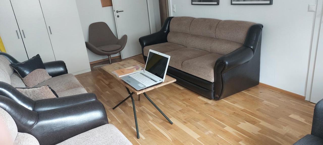 Schone Mit Balkon Apartment