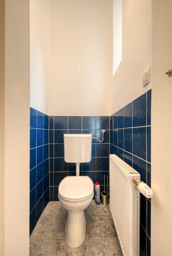 Super Close To Metro, Perfect For Long Term Stay, 17 *