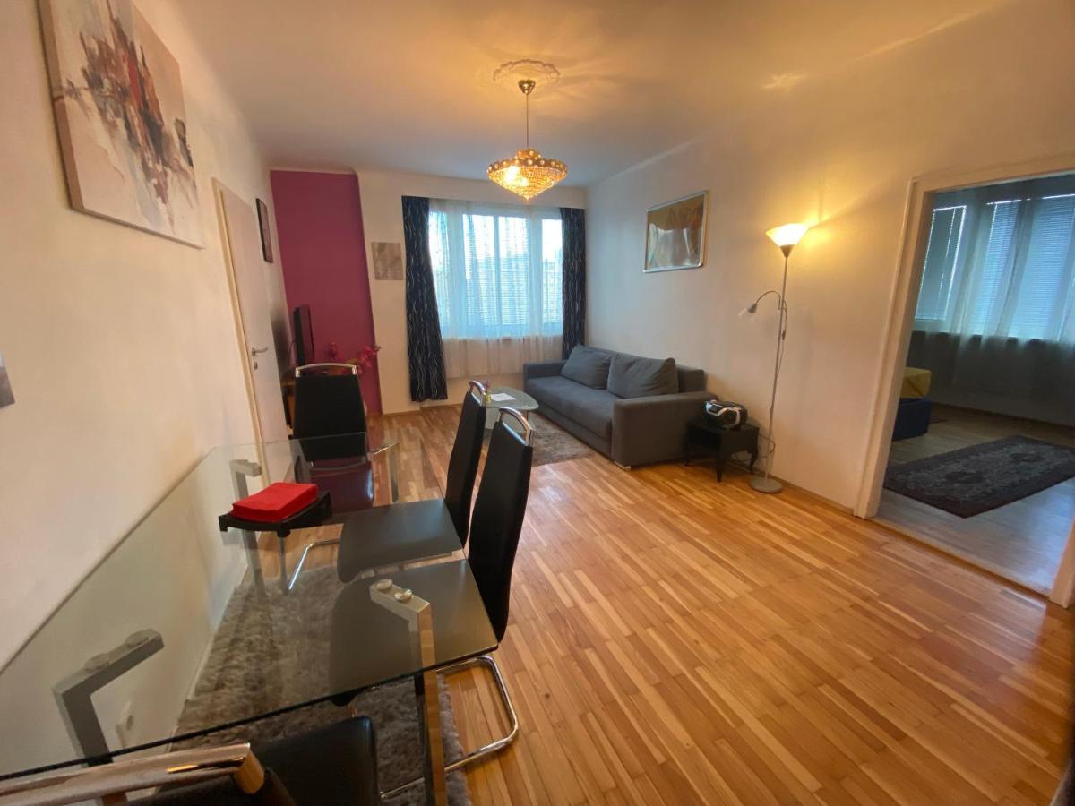 Domino Apartment *