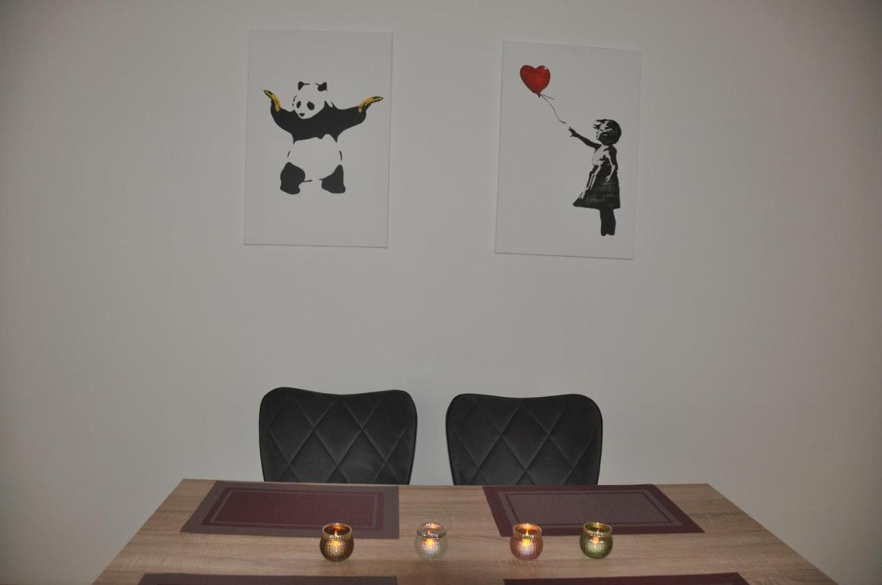 Wunderschöne Altbauwohnung In Zentraler Lage Apartment *