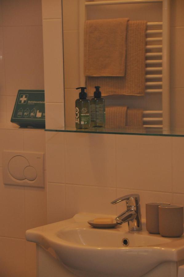 Wunderschöne Altbauwohnung In Zentraler Lage Apartment Wien