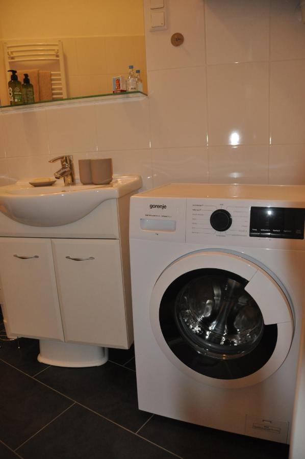 Apartment Wunderschöne Altbauwohnung In Zentraler Lage *
