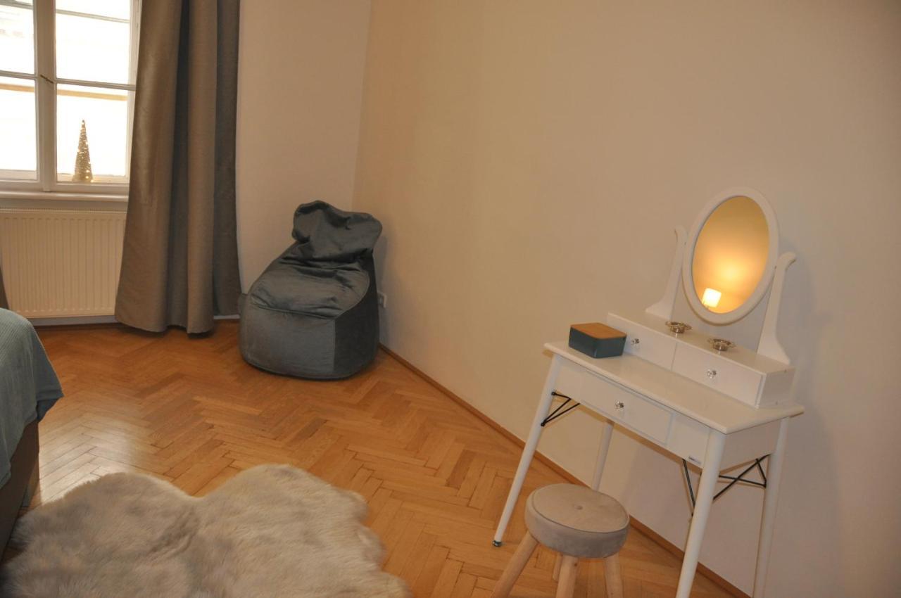 Wunderschone Altbauwohnung In Zentraler Lage Apartment *