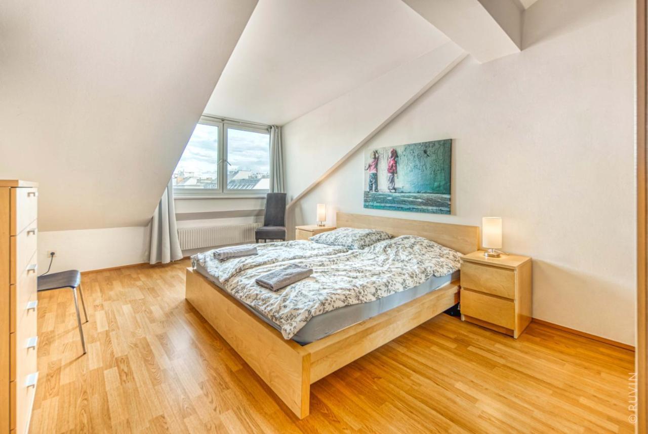 King Bed Home, 3 Bed Ideal For Big Groups *