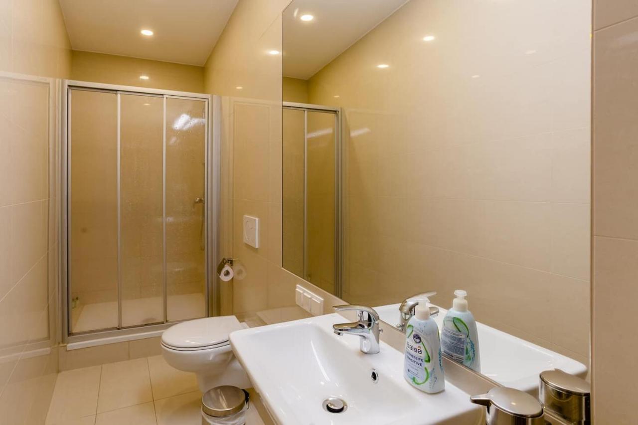Air Condition I Sights In Walking Distance I 201 Mbit Wifi Apartment
