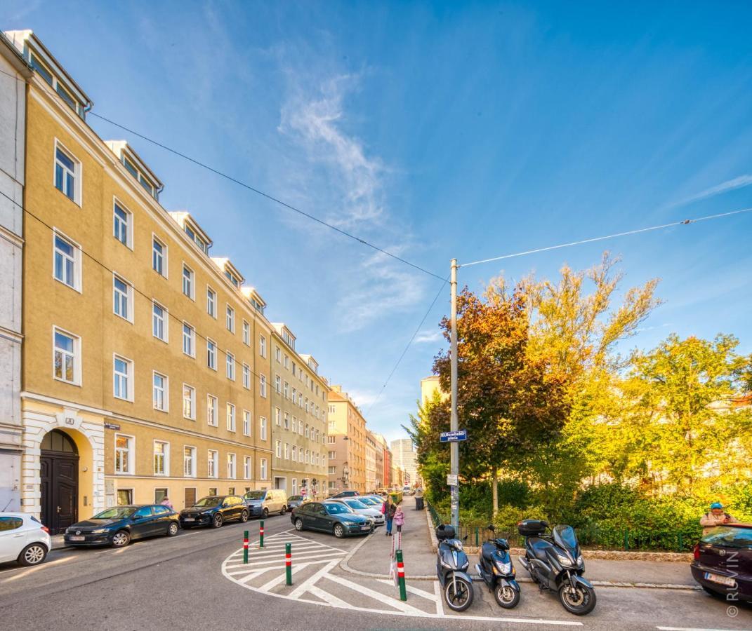 Apartment King Bed Home, 3 Bed Ideal For Big Groups