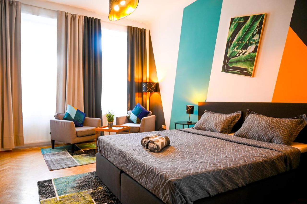 Classy Naschmarkt Apartment Vienna