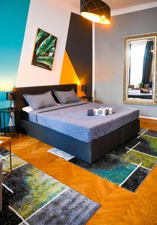 Classy Naschmarkt Apartment Vienna