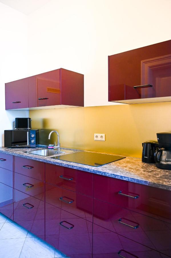Classy Naschmarkt Apartment Vienna